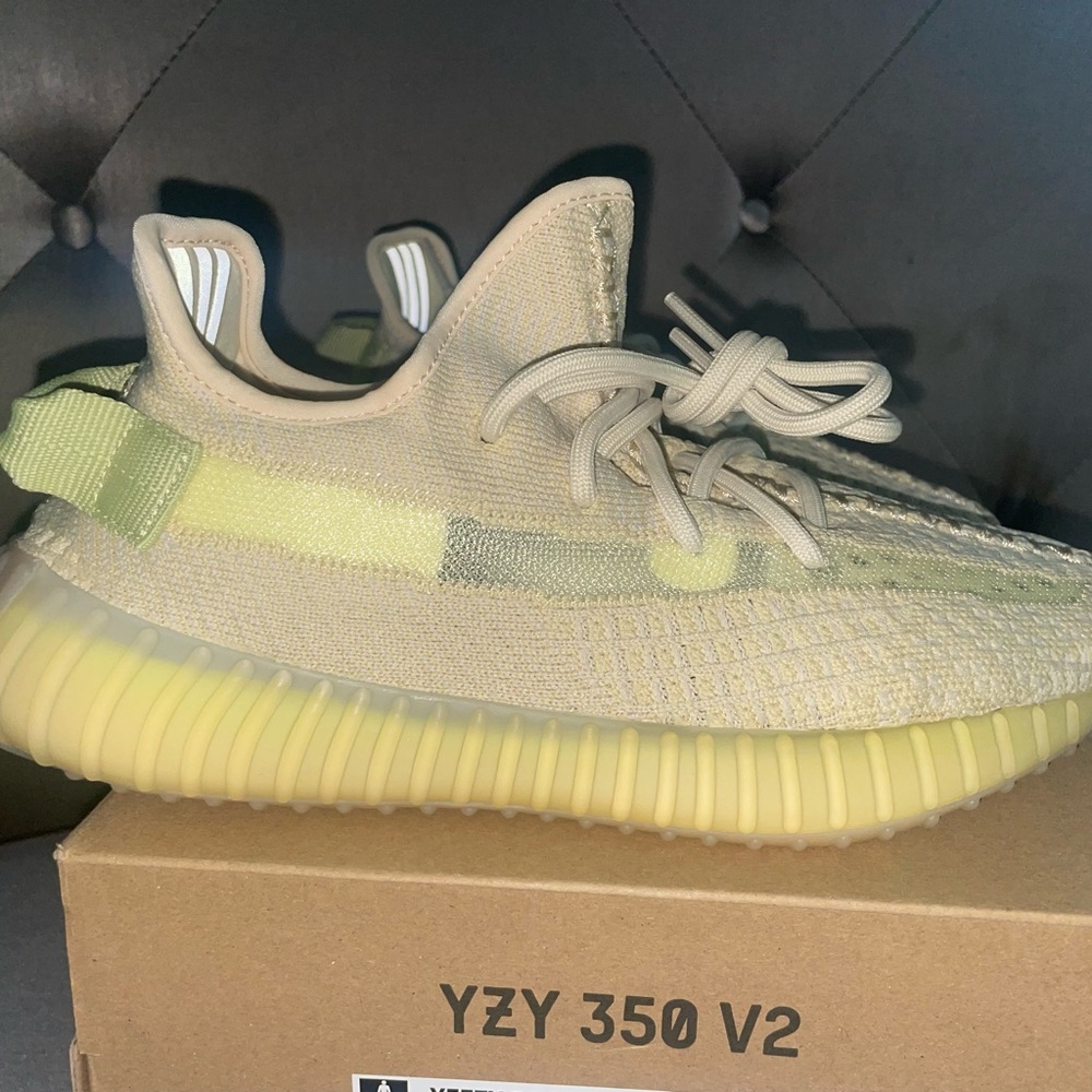 Yeezy 350 V2 6Y Brand New